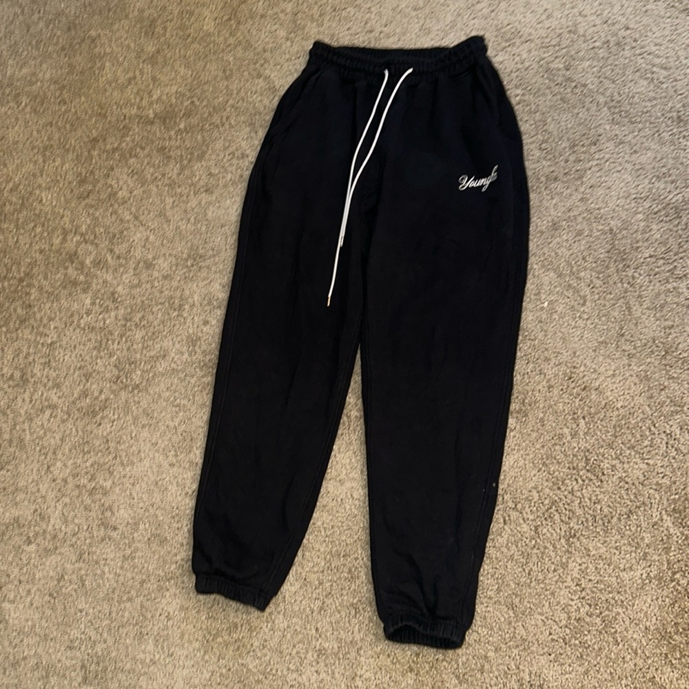 Young La joggers